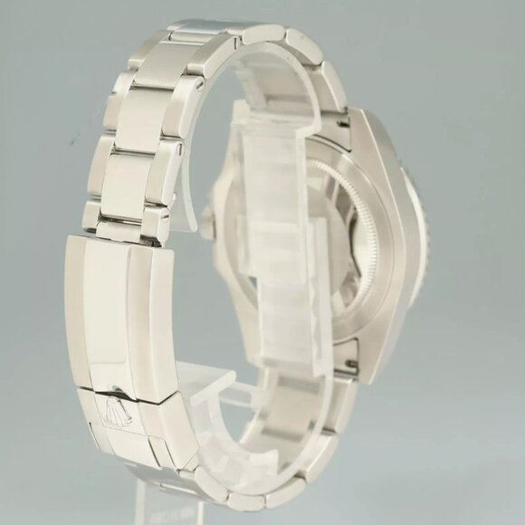 MINT MEN'S ROLEX 40MM ICED SAPPHIRE WATCH - Picture 6 of 7